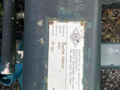 Bras avec benne de fauche Bos 6000