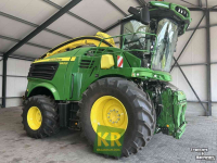 Ensileuse automotrice John Deere 8400
