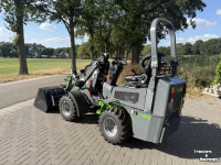 Chargeuse sur pneus WCM L1460 mini shovel perkins