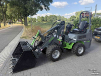 Chargeuse sur pneus WCM L1460 mini shovel perkins