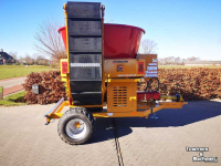 Distributeur de paille pour des logettes Haybuster H-835