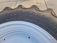 Roues, Pneus, Jantes, Barillets Jumelage BKT 460/85R38 en 380/85R28 BKT Agrimax