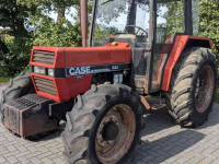 Tracteur Case-IH 833