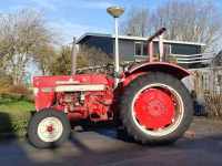 Tracteur International 523