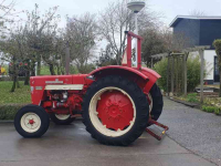 Tracteur International 523
