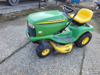 Tracteur Tondeuse Autoporté John Deere zitmaaier LT 133