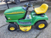 Tracteur Tondeuse Autoporté John Deere zitmaaier LT 133