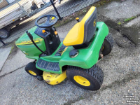 Tracteur Tondeuse Autoporté John Deere zitmaaier LT 133
