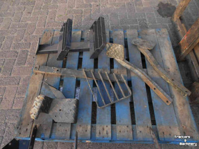 Pièces d‘occasion pour tracteurs Deutz opstapbeugels opstap trap