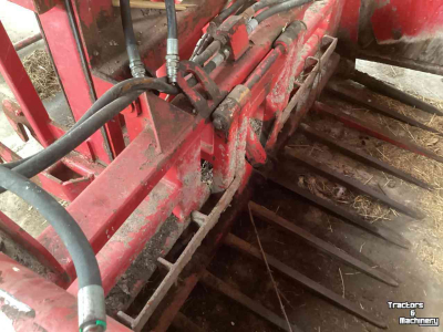 Coupe-blocs d'ensilage  Redrock kuilhapper 185 met hefmast