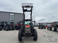 Tracteur Valtra 6650 Hitech voorlader, vloeistokoppeling