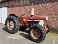 Tracteurs anciens International 1246