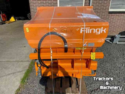 Épandeur de sciure pour des logettes Flingk KSS 750