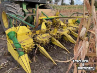 Ensileuse automotrice John Deere 6810