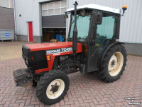 Tracteur pour vignes et vergers New Holland 7086dtv
