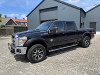 Pick up Ford Lariat, Crew-Cab, Grijs kenteken.