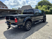 Pick up Ford Lariat, Crew-Cab, Grijs kenteken.