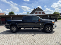 Pick up Ford Lariat, Crew-Cab, Grijs kenteken.