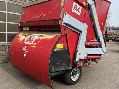 Mélangeuse BVL BVL van Lengerich V-MIX 13-1LS zelfladende voermengwagen voermachines
