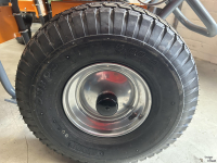 Distributeur de paille pour des logettes Flingk SE 250 Boxinstrooier 3e wiel