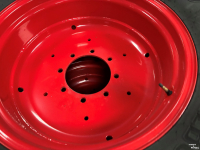 Roues, Pneus, Jantes, Barillets Jumelage  Trellborg 540/65R28 op velg 8 gats