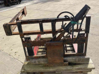 Autres matériel et accessoires de transport et industriels  Kantelaar  FEM 2 Heftruck / shovel etc.