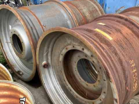 Roues, Pneus, Jantes, Barillets Jumelage Case-IH 4x Vaste Velg DW27x38 280/335/10gaats zijkant naar binnenplaat 27cm andere zijde 44cm