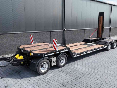 Semi-remorque surbaissé  Twente Trailer Kuip Dieplader
