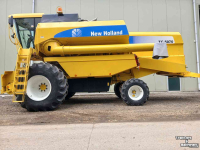 Moissonneuse batteuse New Holland tc5070