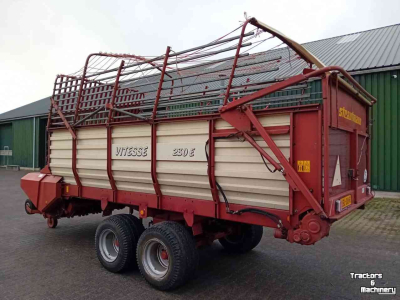 Autochargeuse Strautmann Vitesse 230E opraapwagen, ladewagen, weidebouwmachines